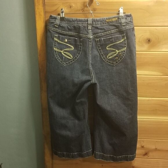 Seven7 Premium Denim Capris   - Picture 2 of 6